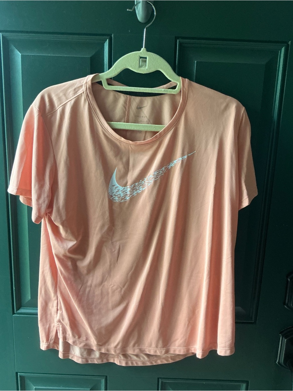 Nike Women's Peach Dri-FIT Short Sleeve Tee size L